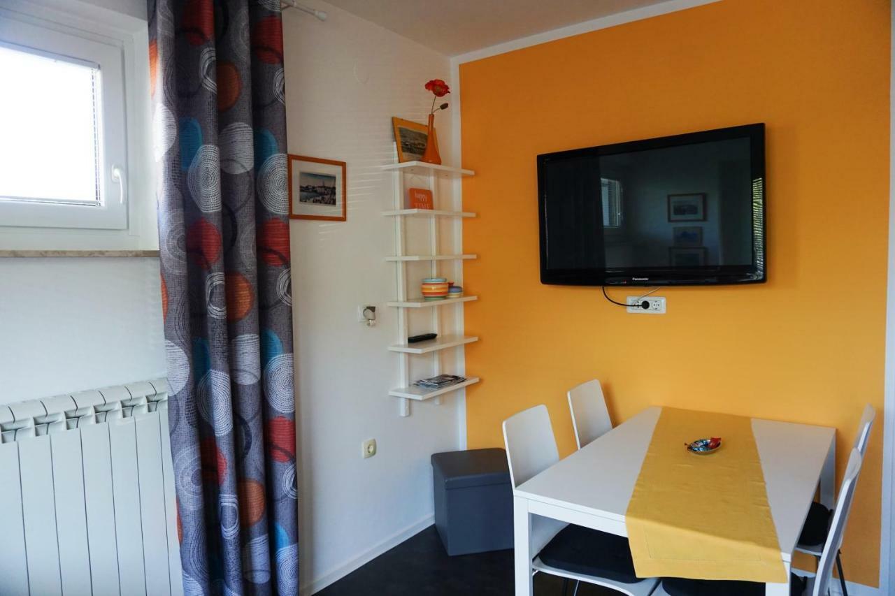 Apartmaji Ela 1 Lägenhet Izola Exteriör bild
