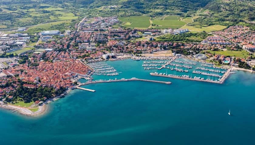 Apartmaji Ela 1 Lägenhet Izola Exteriör bild